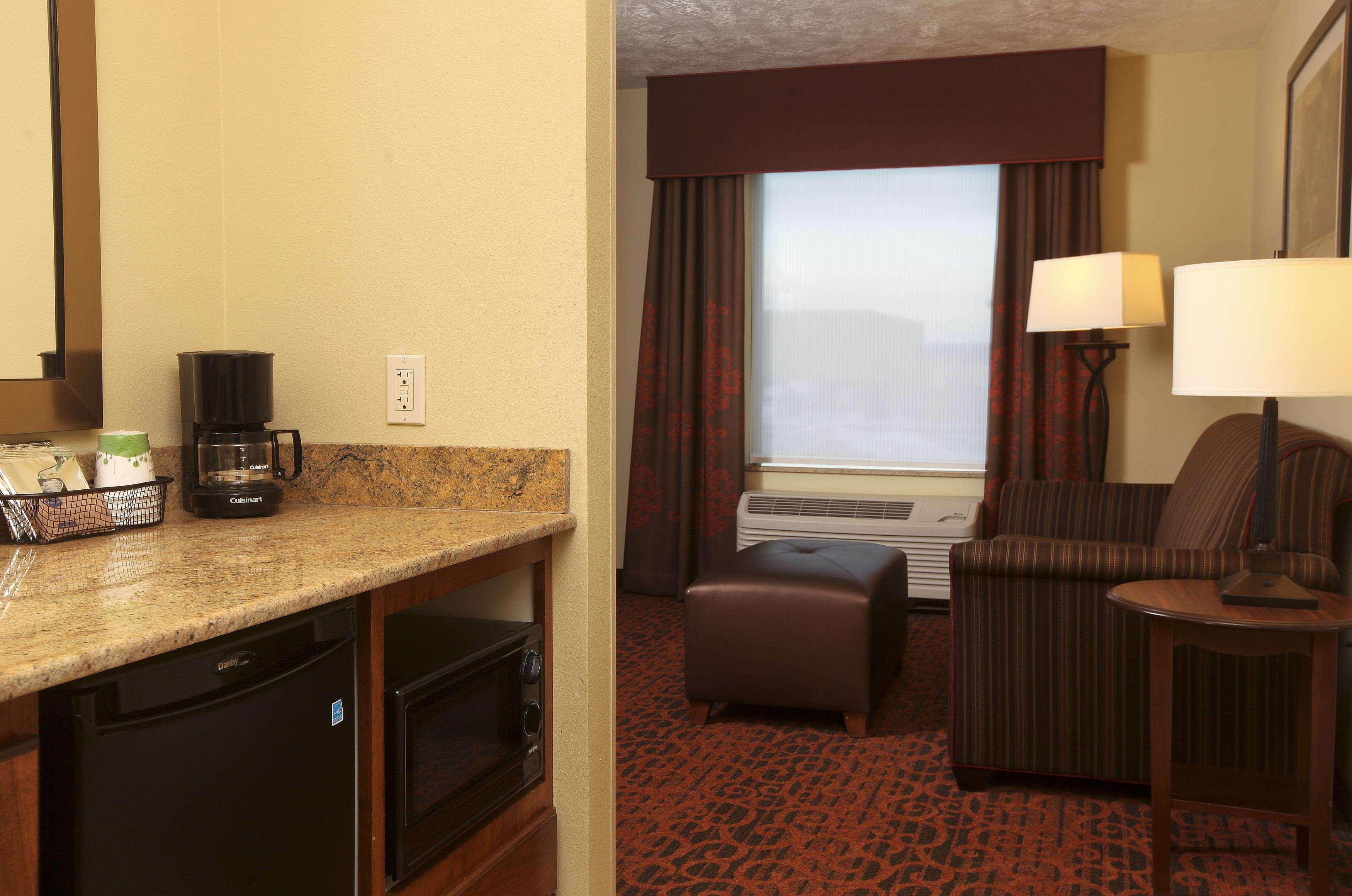 Hampton Inn & Suites Fargo Medical Center Экстерьер фото