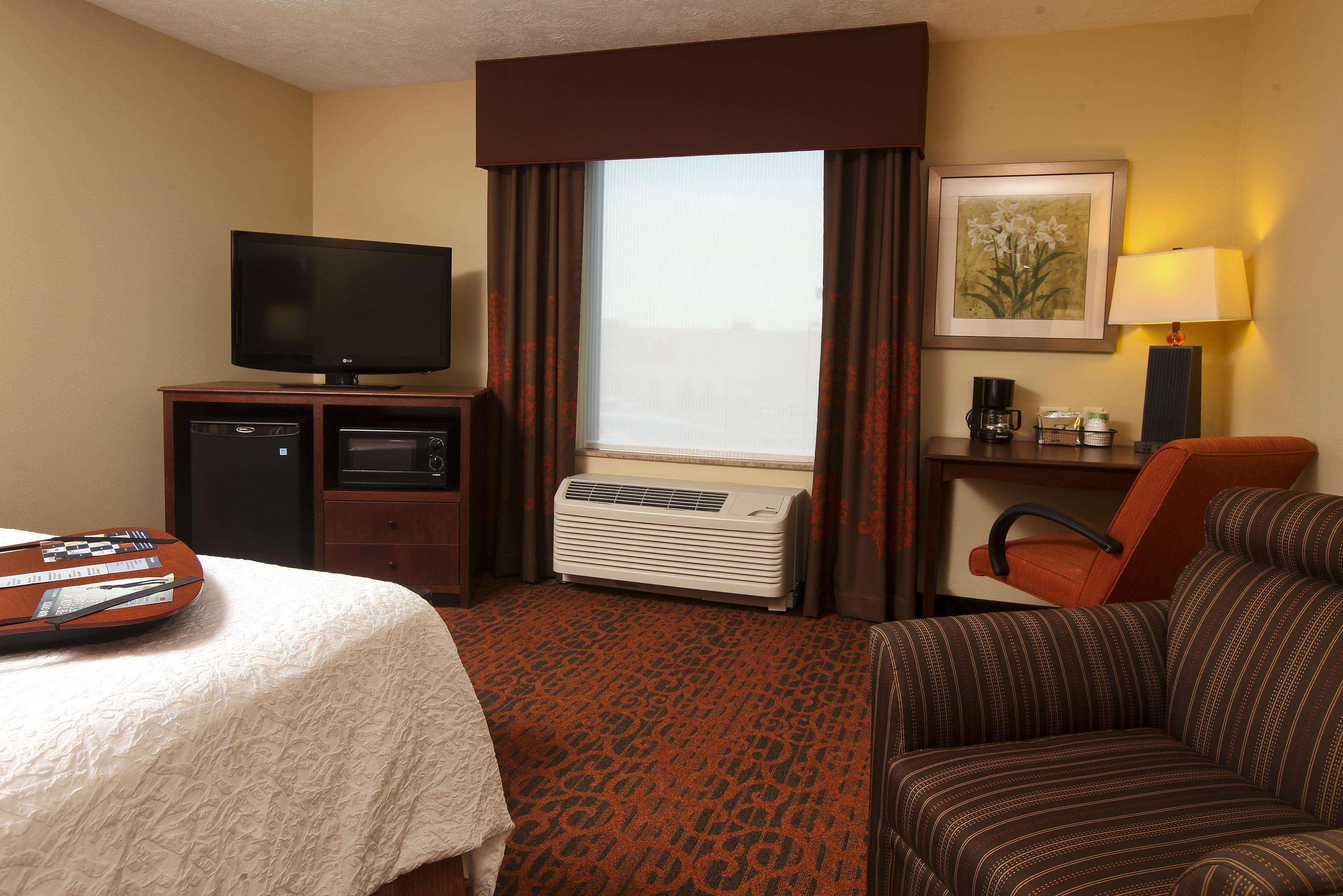 Hampton Inn & Suites Fargo Medical Center Экстерьер фото