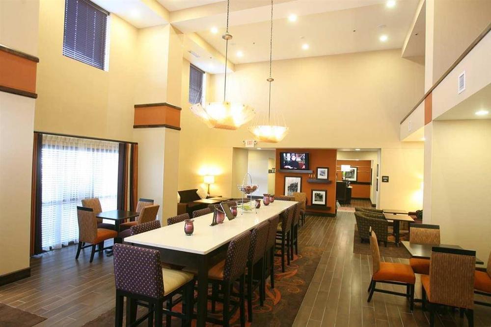 Hampton Inn & Suites Fargo Medical Center Ресторан фото