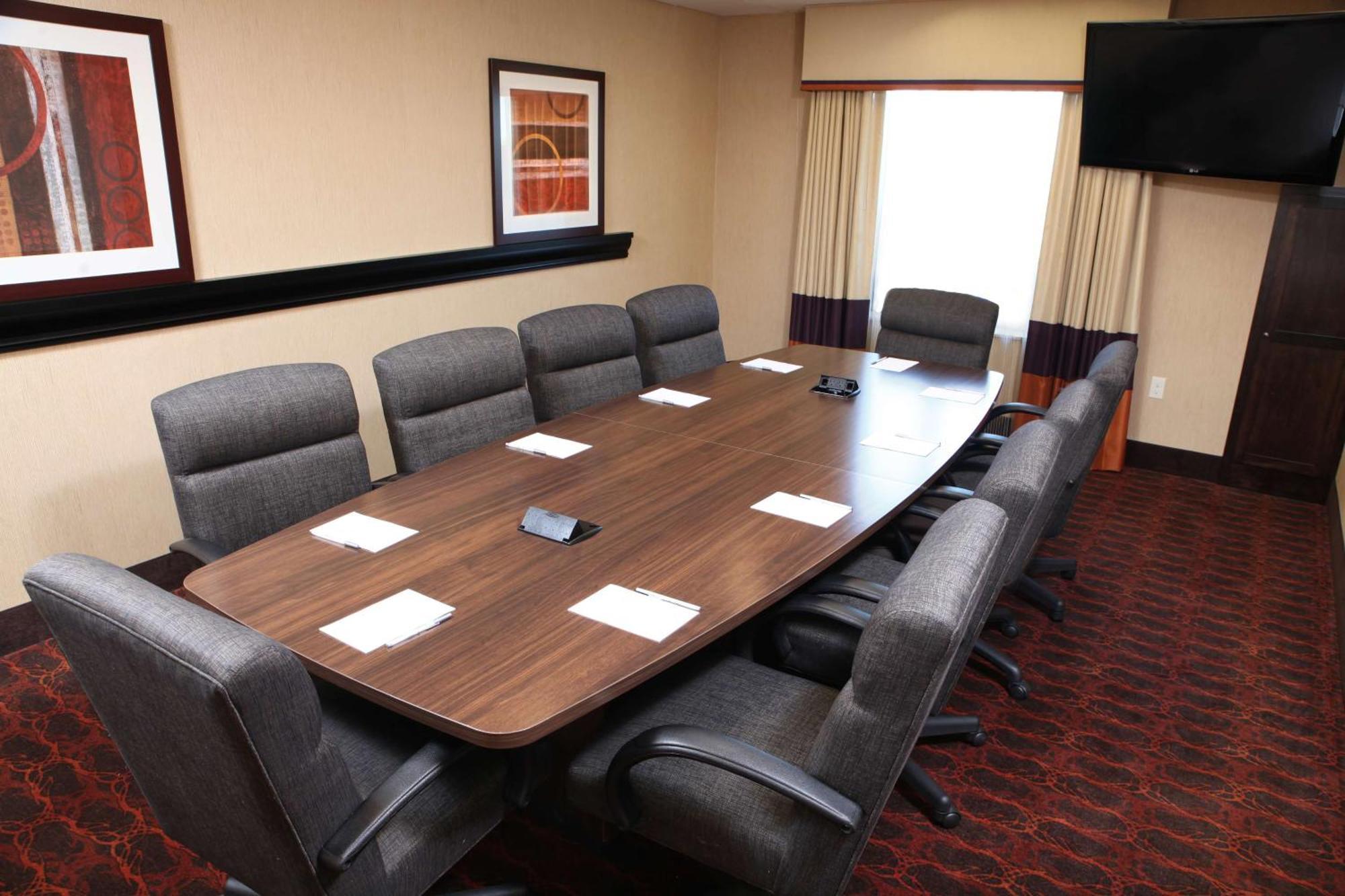 Hampton Inn & Suites Fargo Medical Center Экстерьер фото