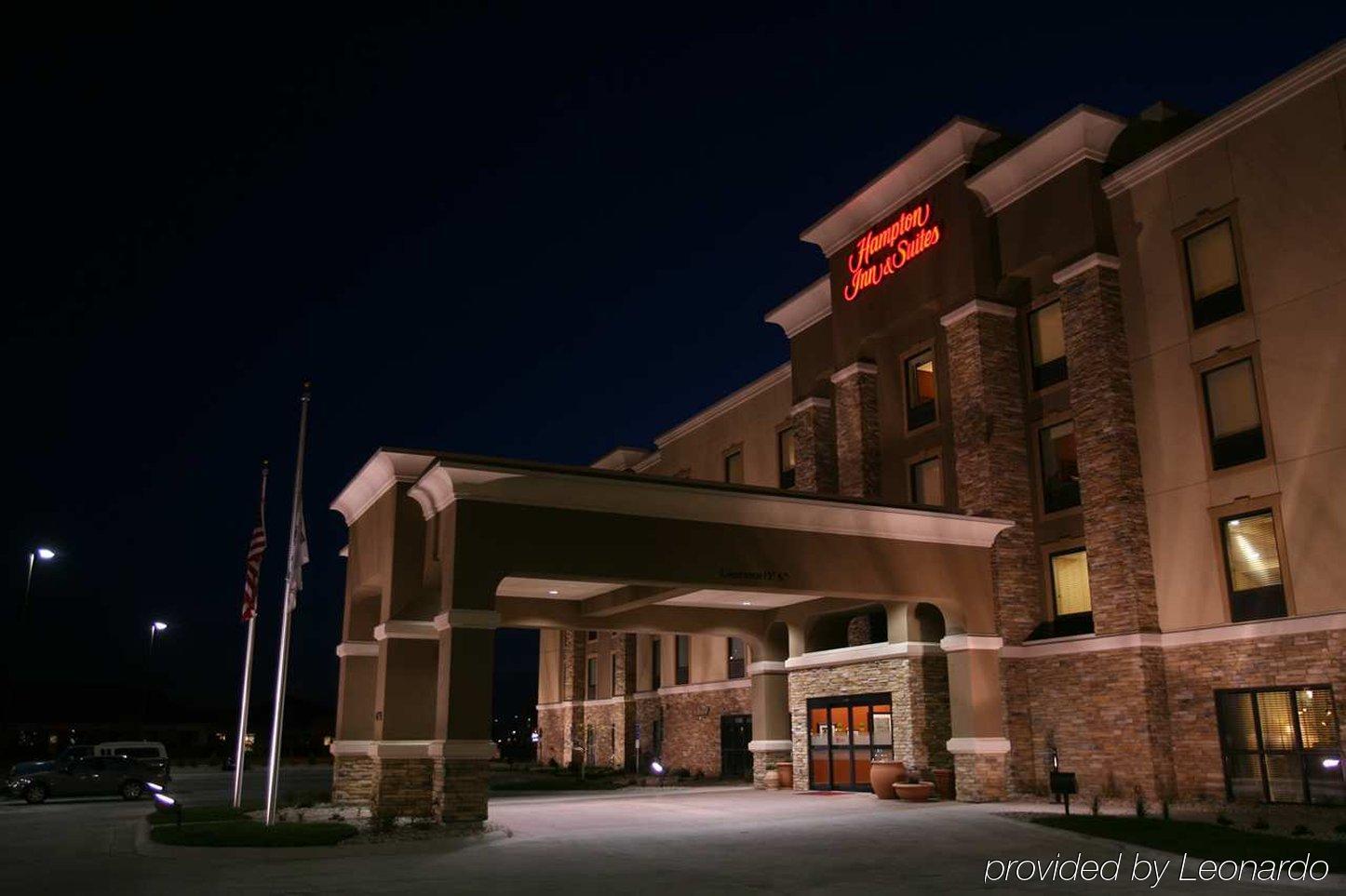 Hampton Inn & Suites Fargo Medical Center Экстерьер фото