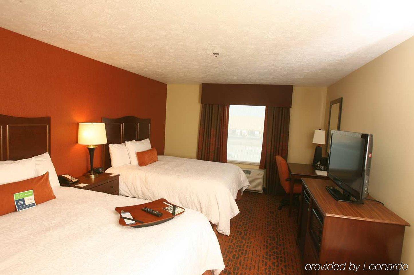Hampton Inn & Suites Fargo Medical Center Номер фото