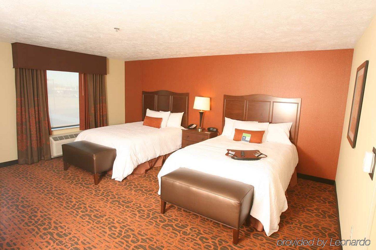 Hampton Inn & Suites Fargo Medical Center Номер фото