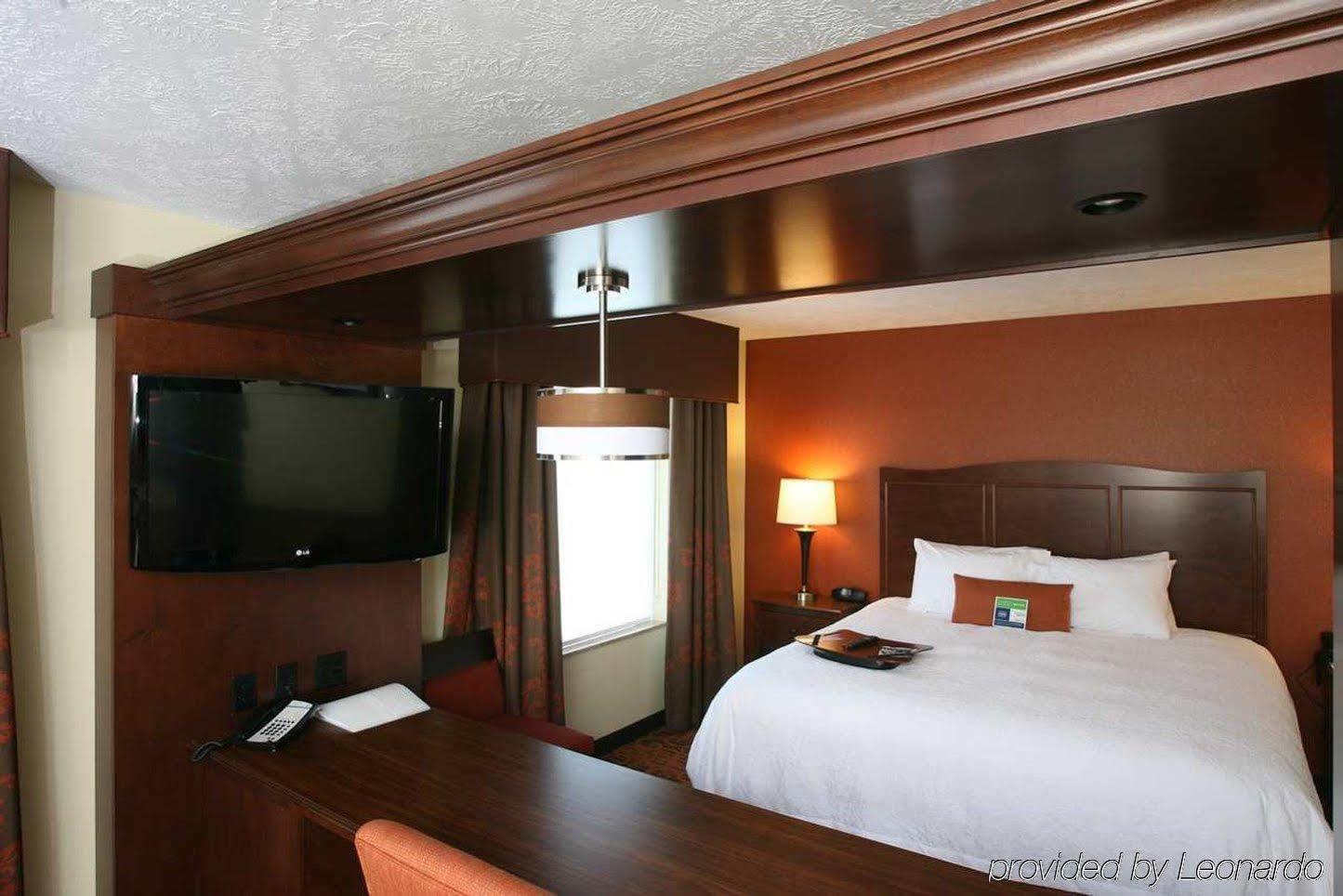 Hampton Inn & Suites Fargo Medical Center Номер фото